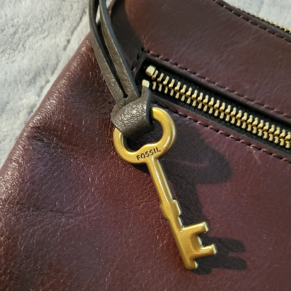 NWOT Fossil purse - Picture 2 of 6